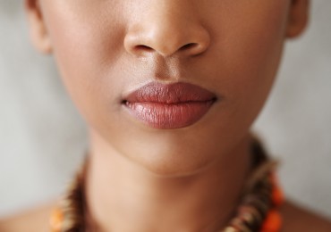 Duración y mantenimiento del ácido hialurónico en los labios